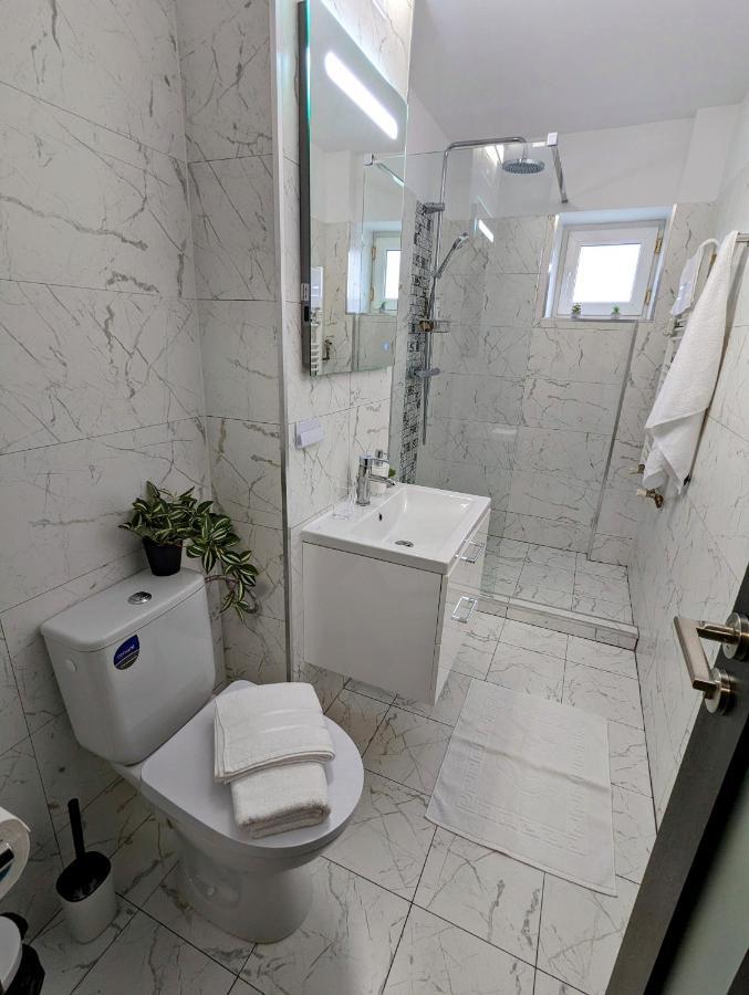 Sebastian Studio Apartment ブカレスト エクステリア 写真