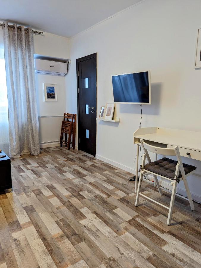 Sebastian Studio Apartment ブカレスト エクステリア 写真